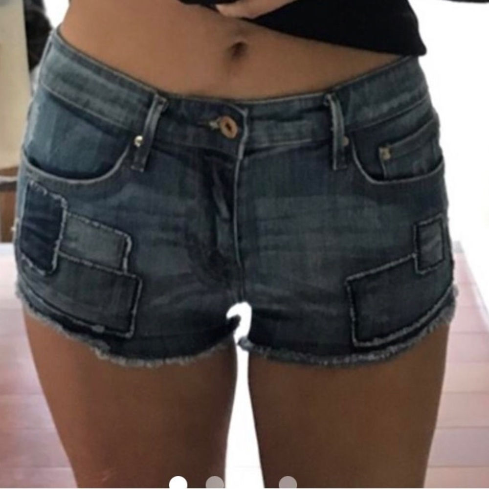 H&M women's blue/navy denim shorts with patchwork details and frayed hem Size 8 - Picture 1 of 9